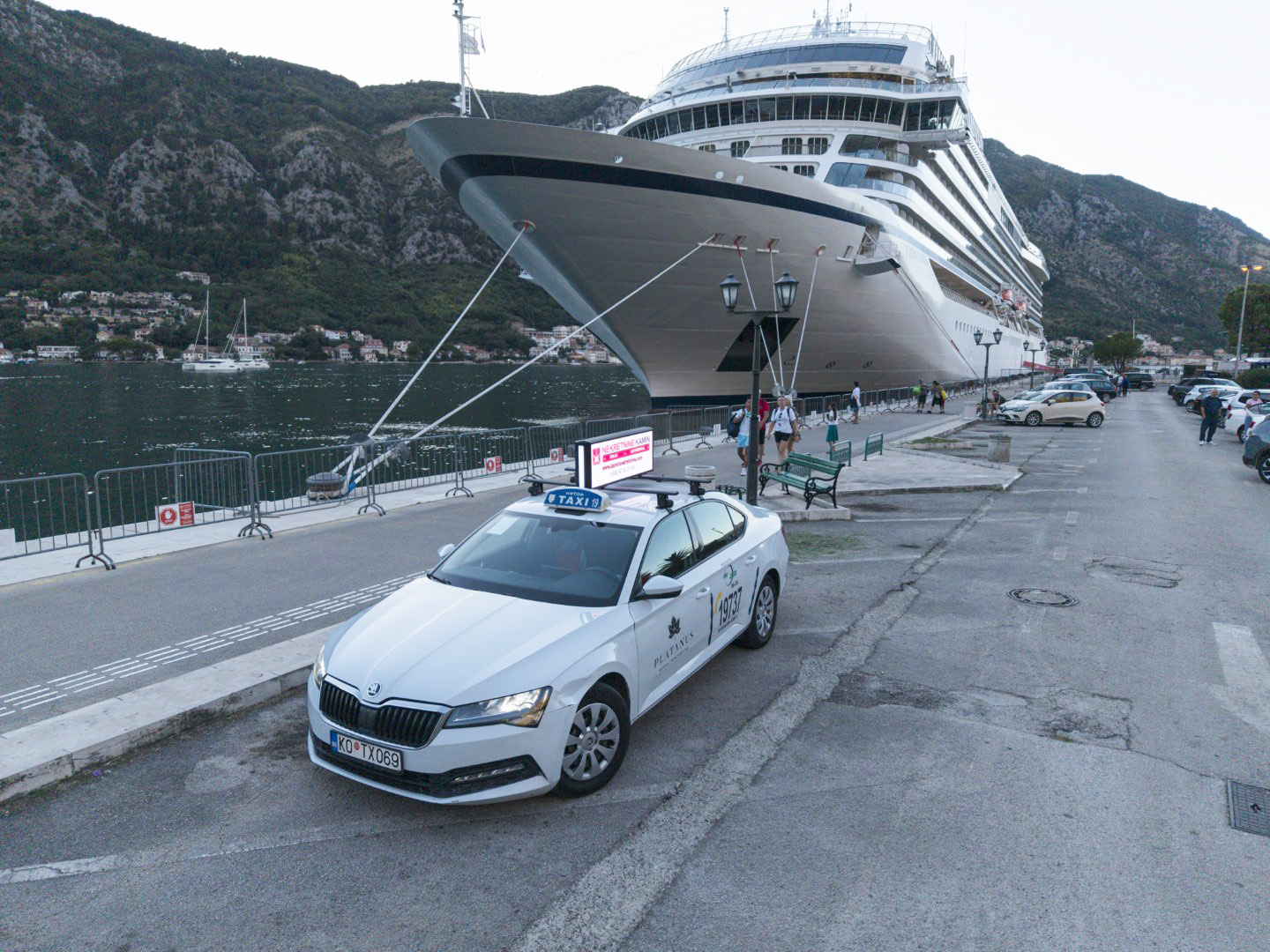 Reklama na 30+ displeja